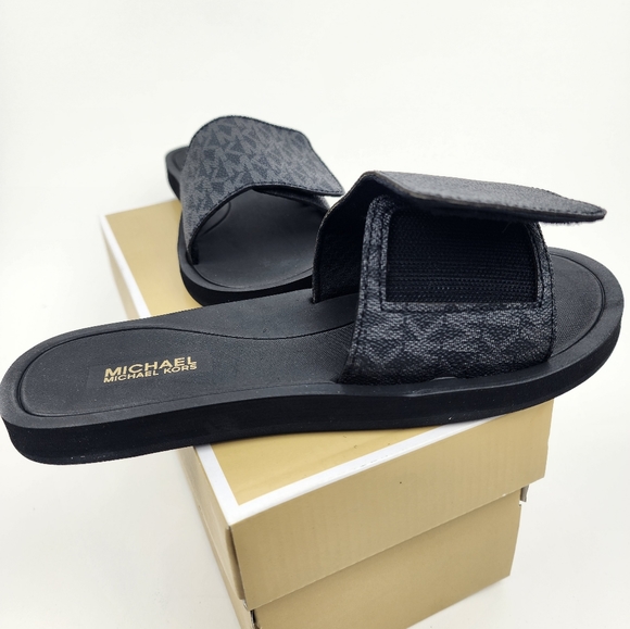 Michael Kors Signature Logo Print Wade Slide Black - Picture 4 of 5